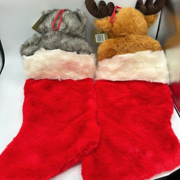 Holiday Elegance Two Vintage Old Stock Christmas Stockings - Picture 4 of 4